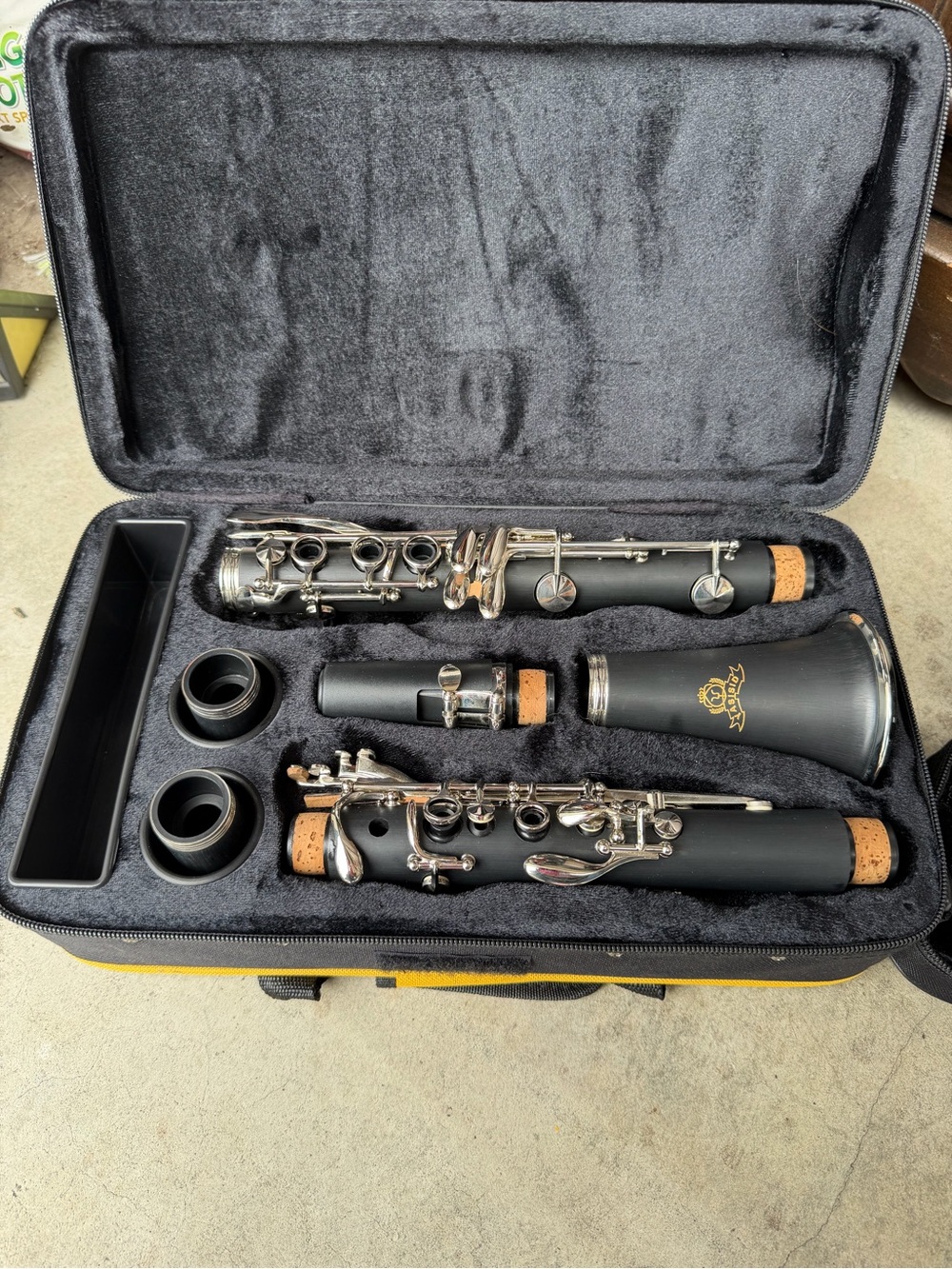 Bb Student Clarinet with Case - Black & Silver